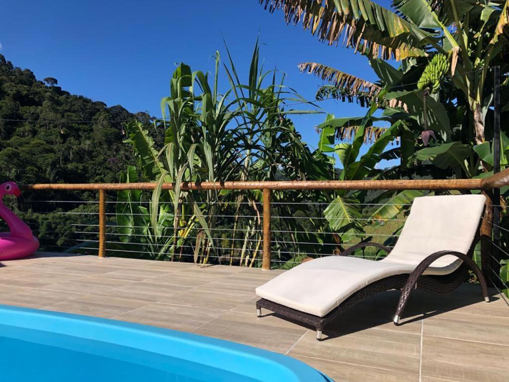 Chale Vista da Mata: Serene Mountain Retreat with Spa and Pet-Friendly Amenities Domingos Martins Exterior photo